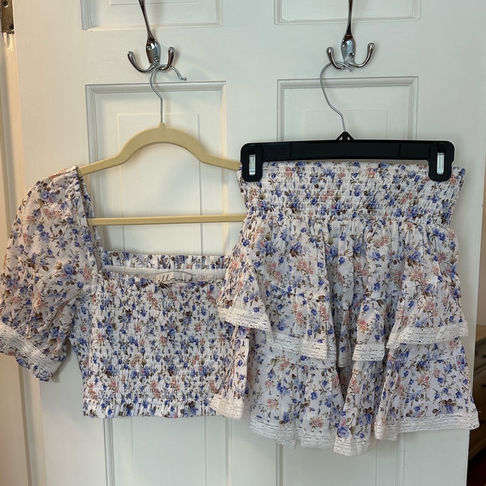 Ellsworth and Ivey Smocked Set EUC Size S
